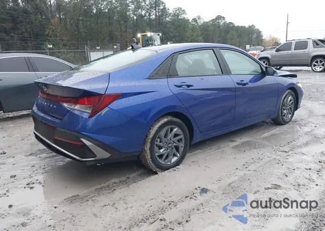 2024 Hyundai Elantra Sel z USA, uszkodzony, nr VIN KMHLM4DG8RU837399